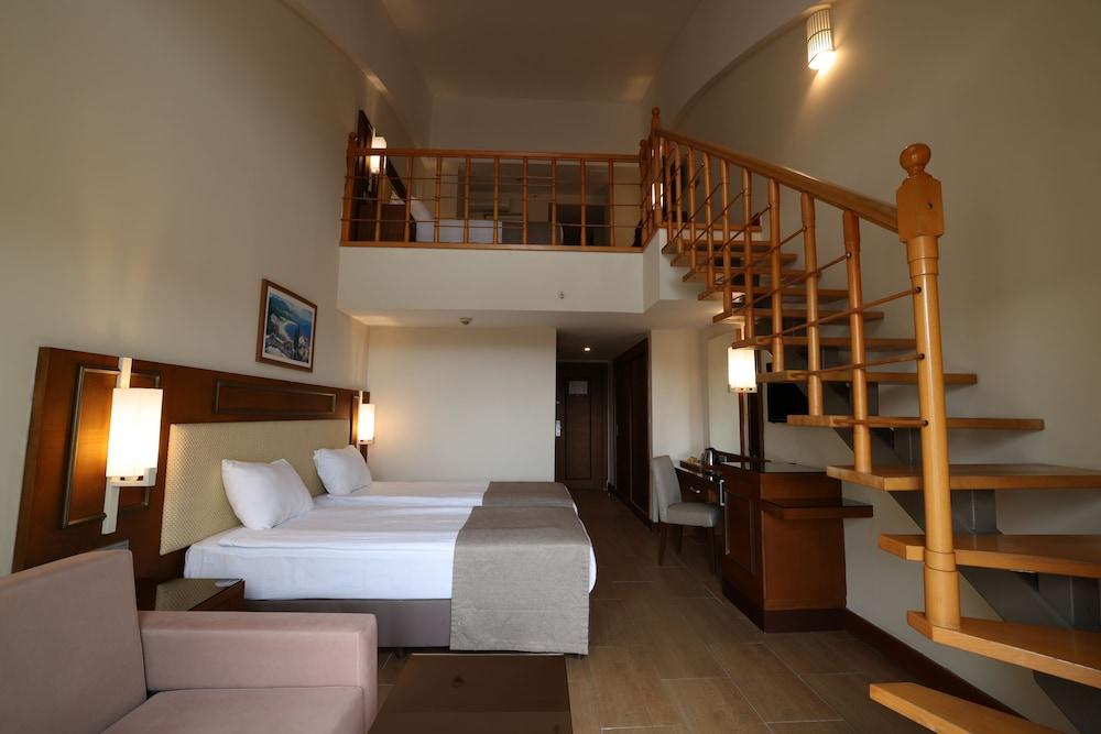 Crystal Prestige Pearl Collection