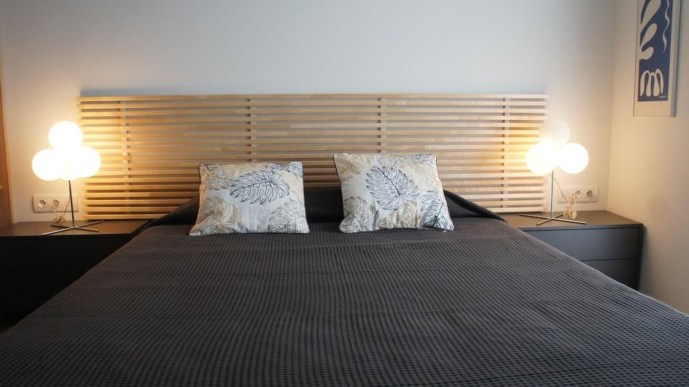 Apartamentos La Roca Rentals