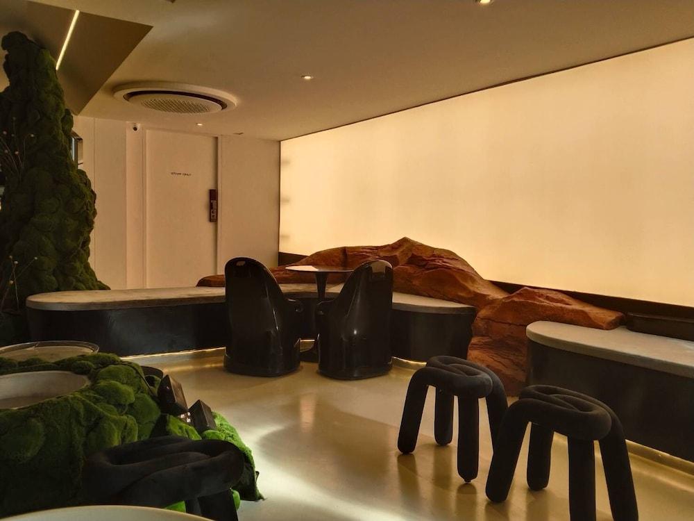 Big Tree Old Town Hotel