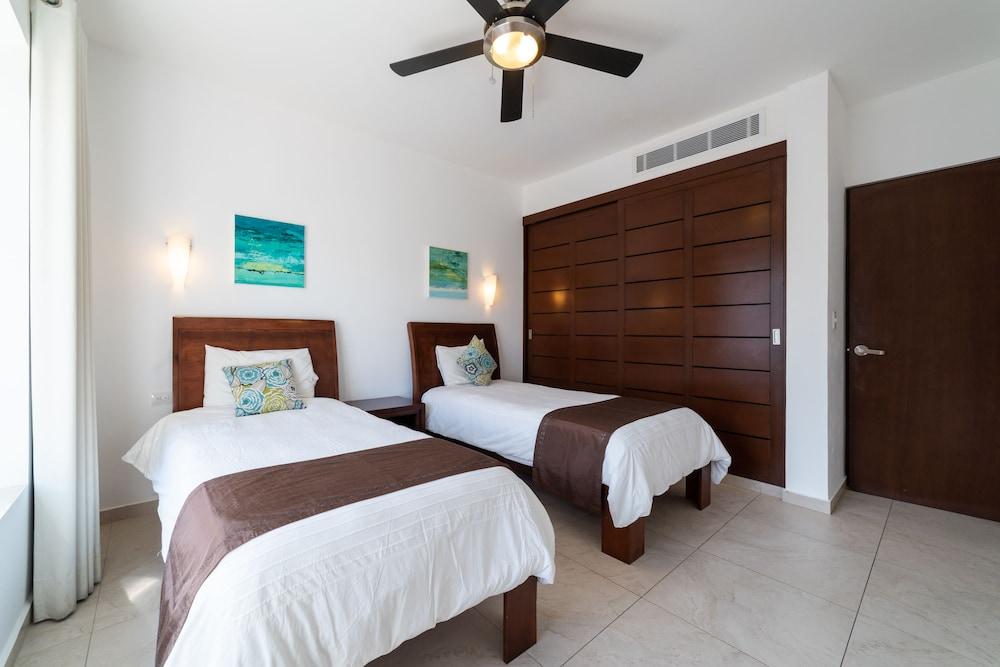 Skyline 24th by Playa Paradise