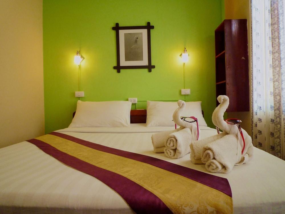 Saynamkhan River View