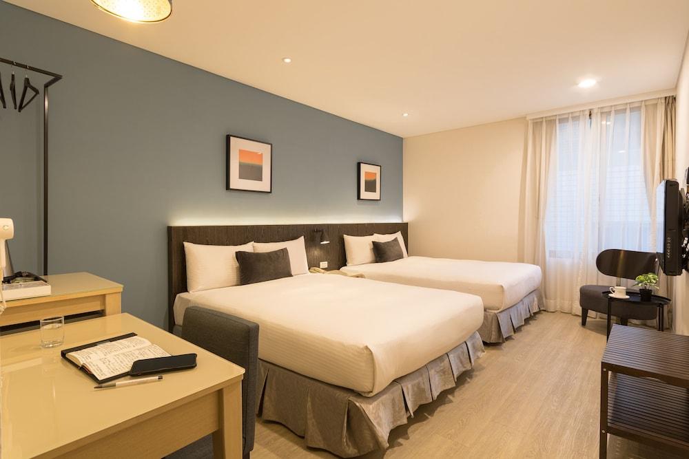 Just Enjoy Business Hotel