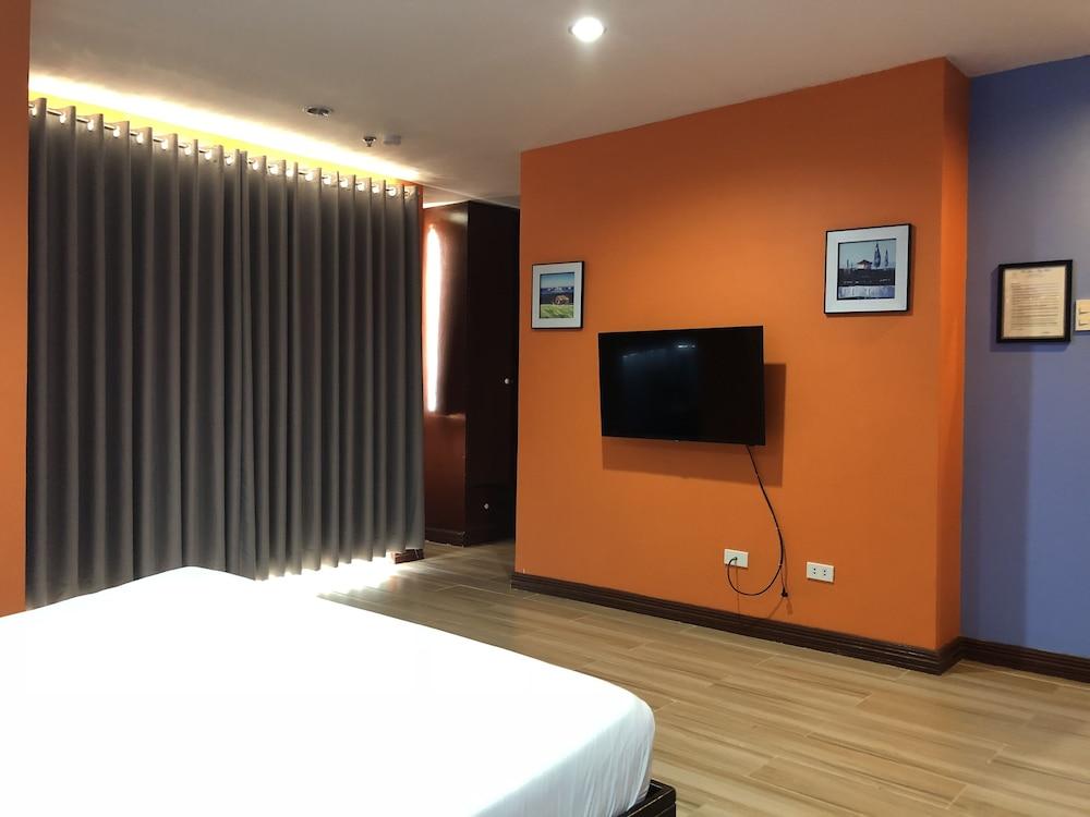 One Averee Bay Hotel