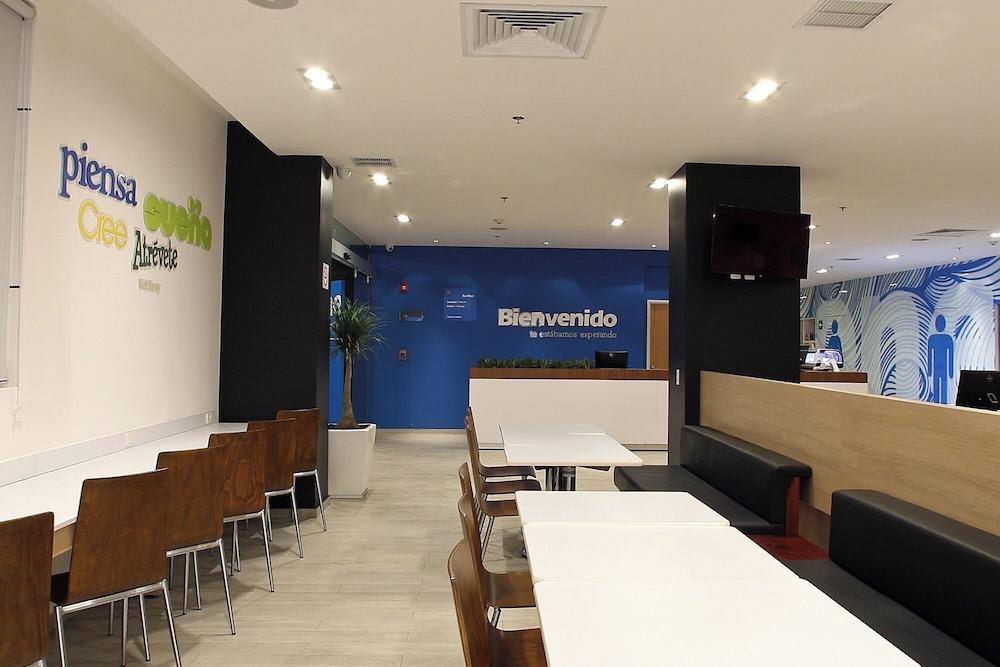 One Ciudad de México Periférico Sur