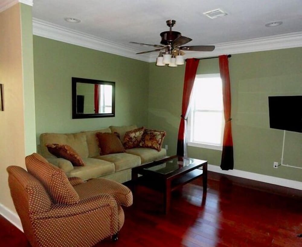 Choo Choo Lofts, 3 br, 2 bath, Full Kitchen - Lafayette, LA