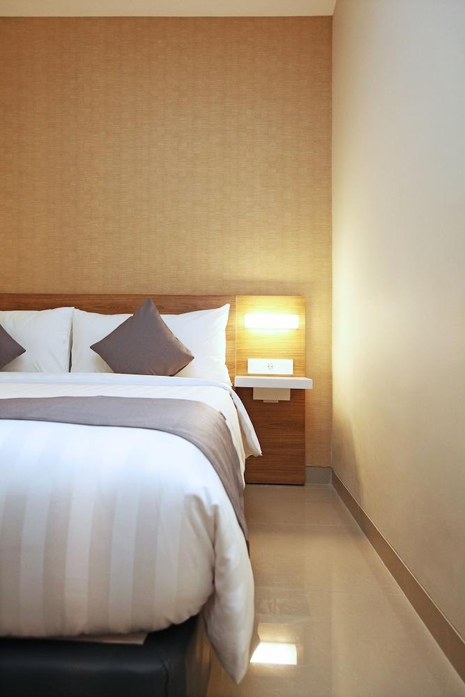 Hotel NEO Cirebon by ASTON