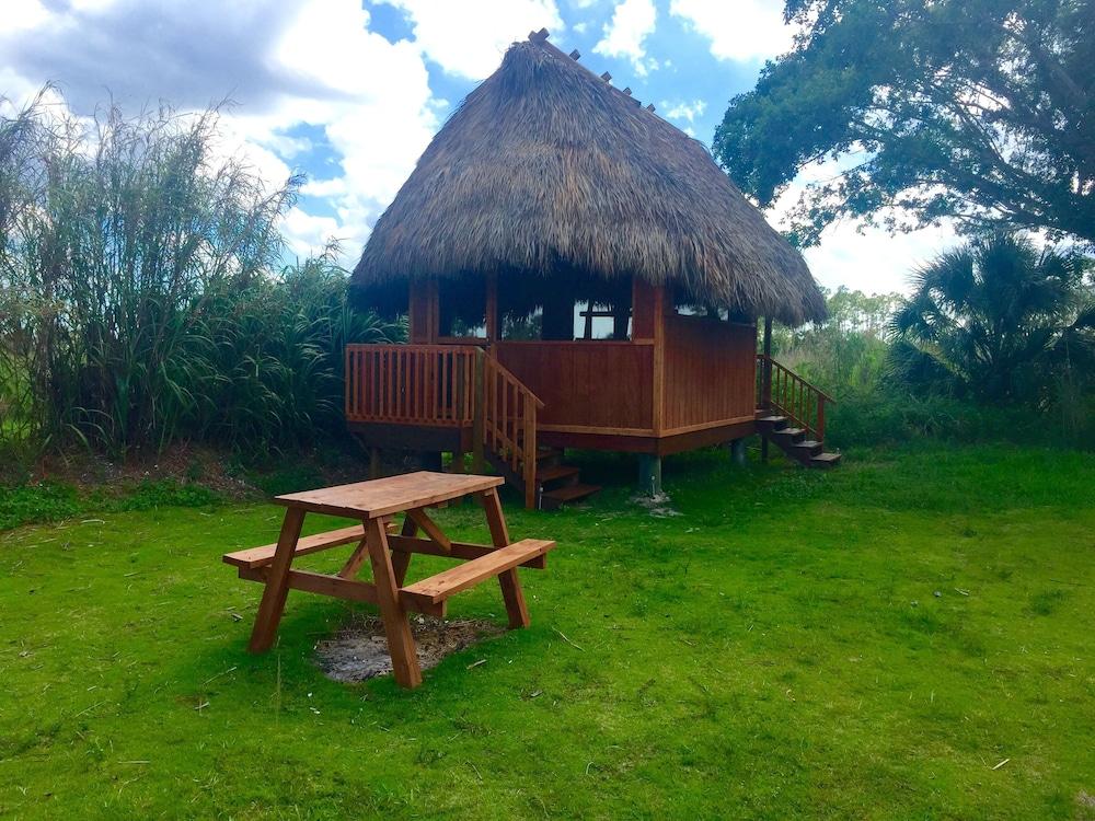 Everglades Chickee Cottages - Ochopee