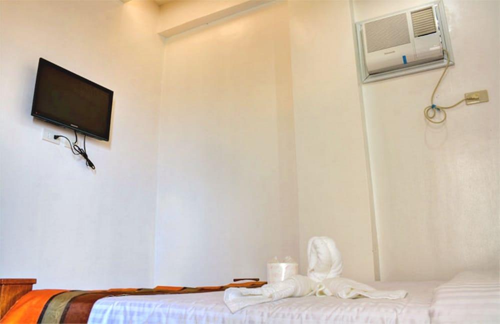 Angelyn's Dive Resort