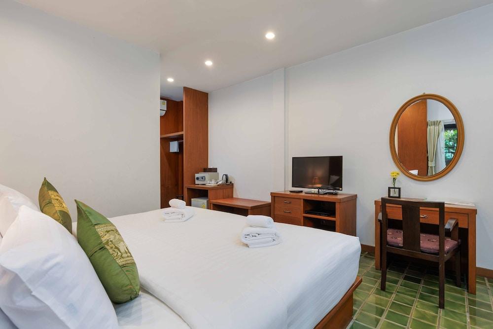 Charlie House Pinklao