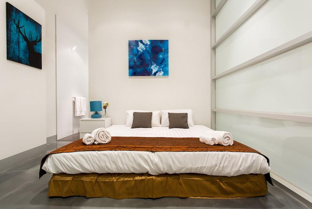 Anchor on Little Collins - Southern