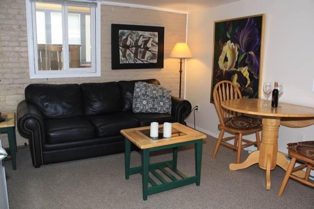 Gaslight Inn Victoria