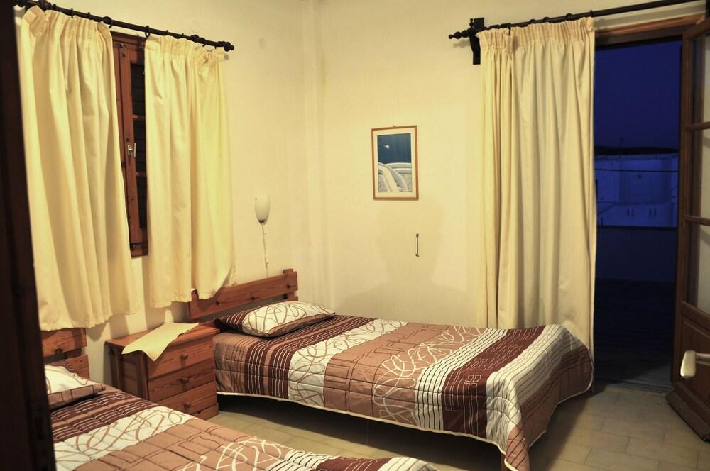 Michalis Apartments near the beaches with sea view