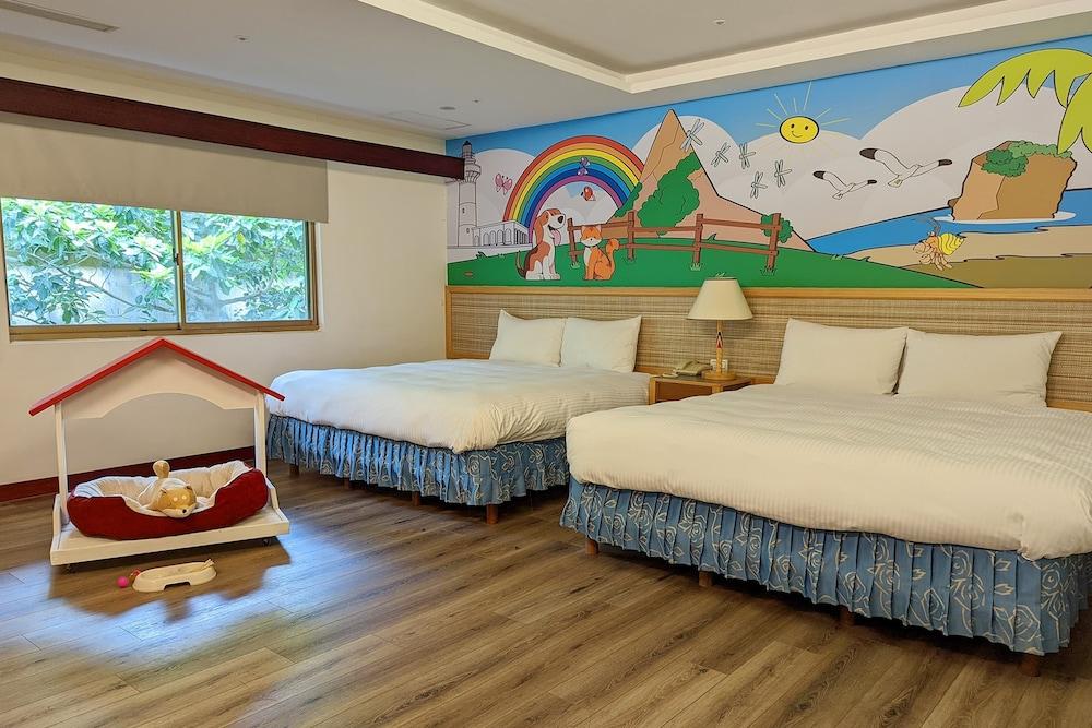 Howard Kenting Wonder House