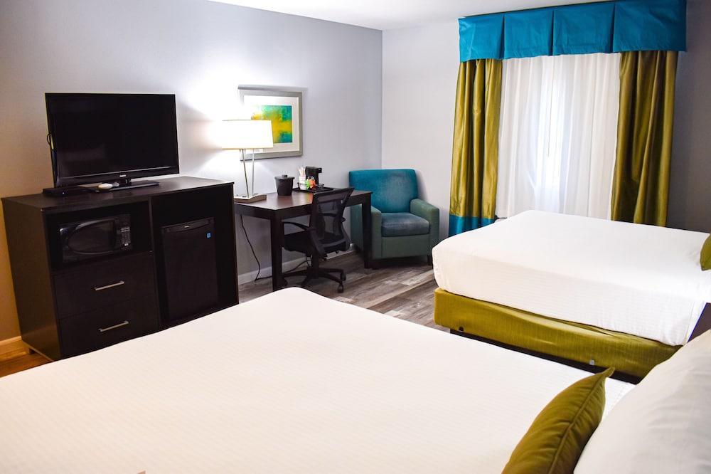 Baymont by Wyndham Midland Center