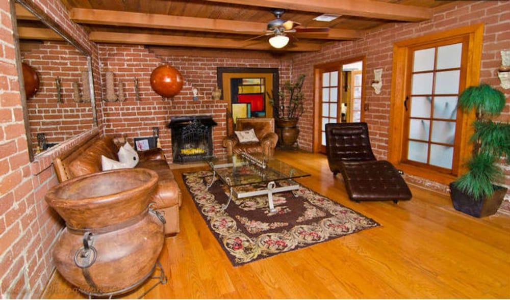 Private 2BD Chandler