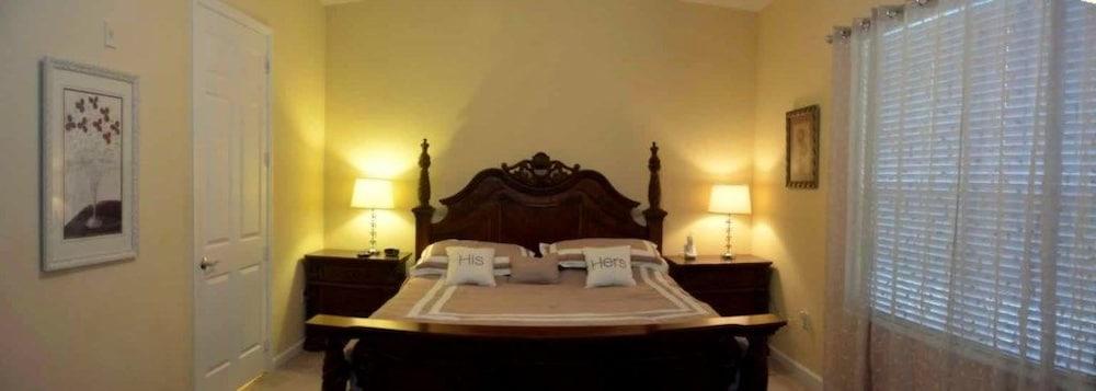 Universal Studio's Area Apt by CozyKey