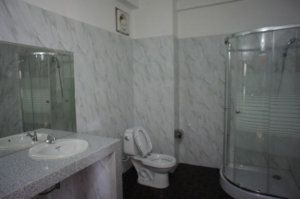 The Grand Riverside Hotel