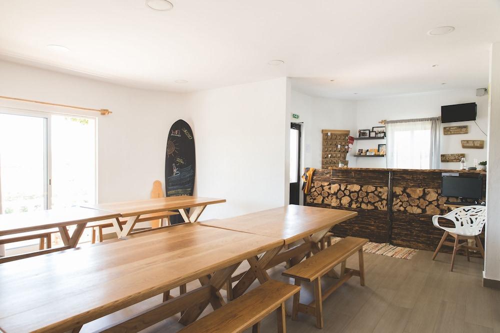 Good Feeling Hostel & Guesthouse