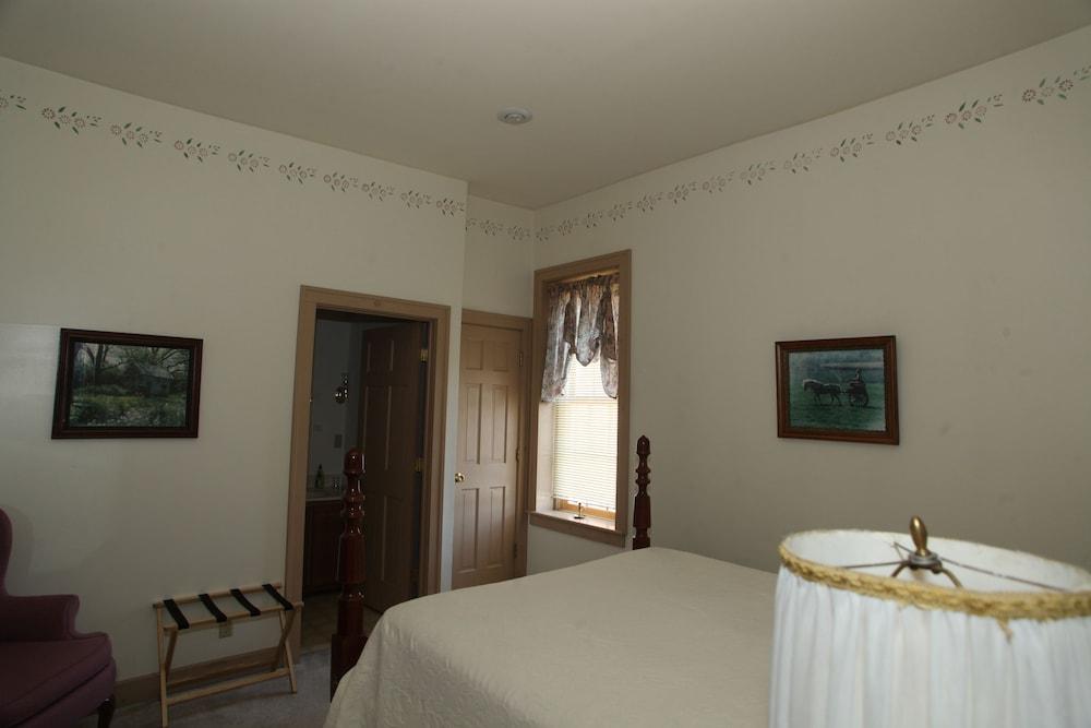 Oak Valley Inn & Suites