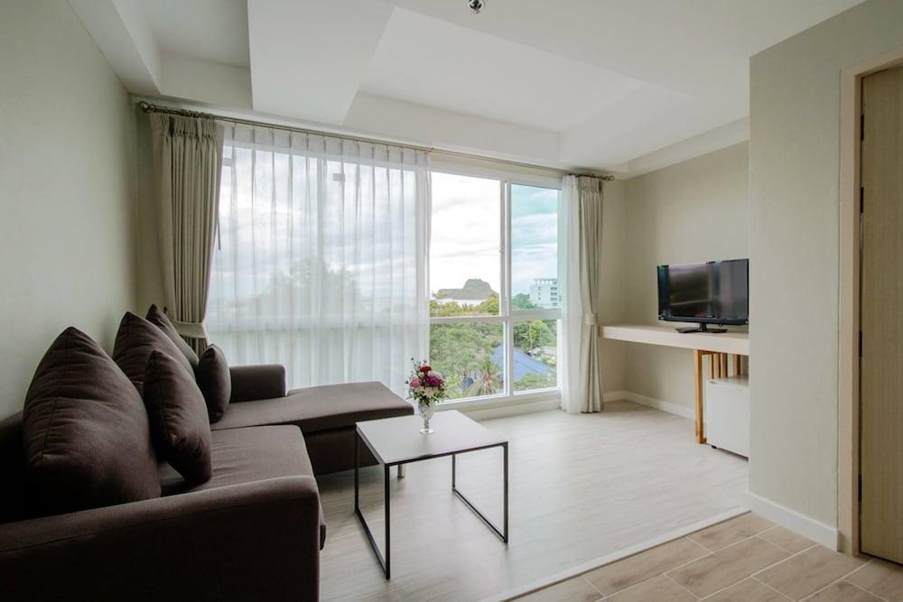 Prachuap Grand Hotel