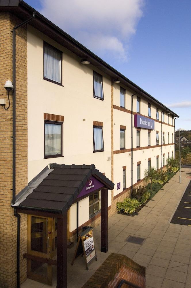 Premier Inn Blackburn South - M65 J4