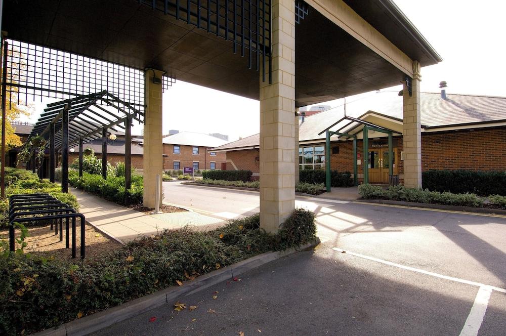 Premier Inn Bracknell Central