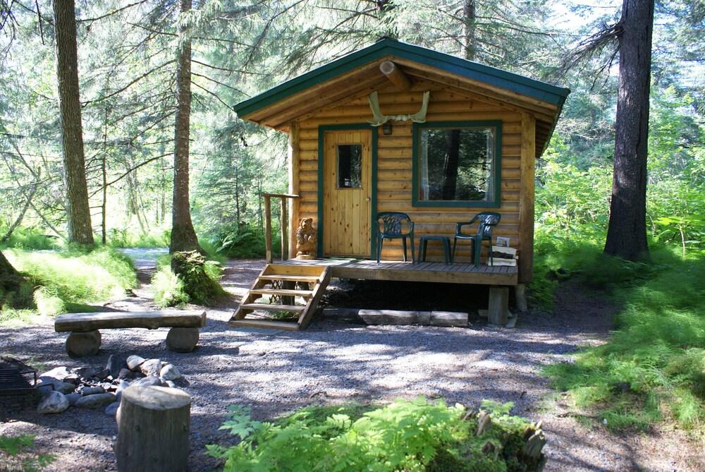 Alaska Creekside Cabins