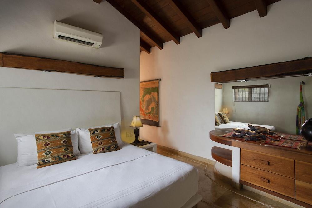 The Inn at Manzanillo Bay