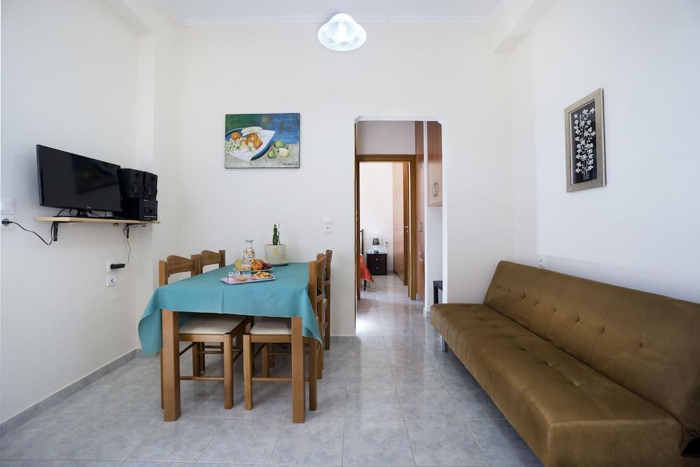 Skamagkas G. Apartments