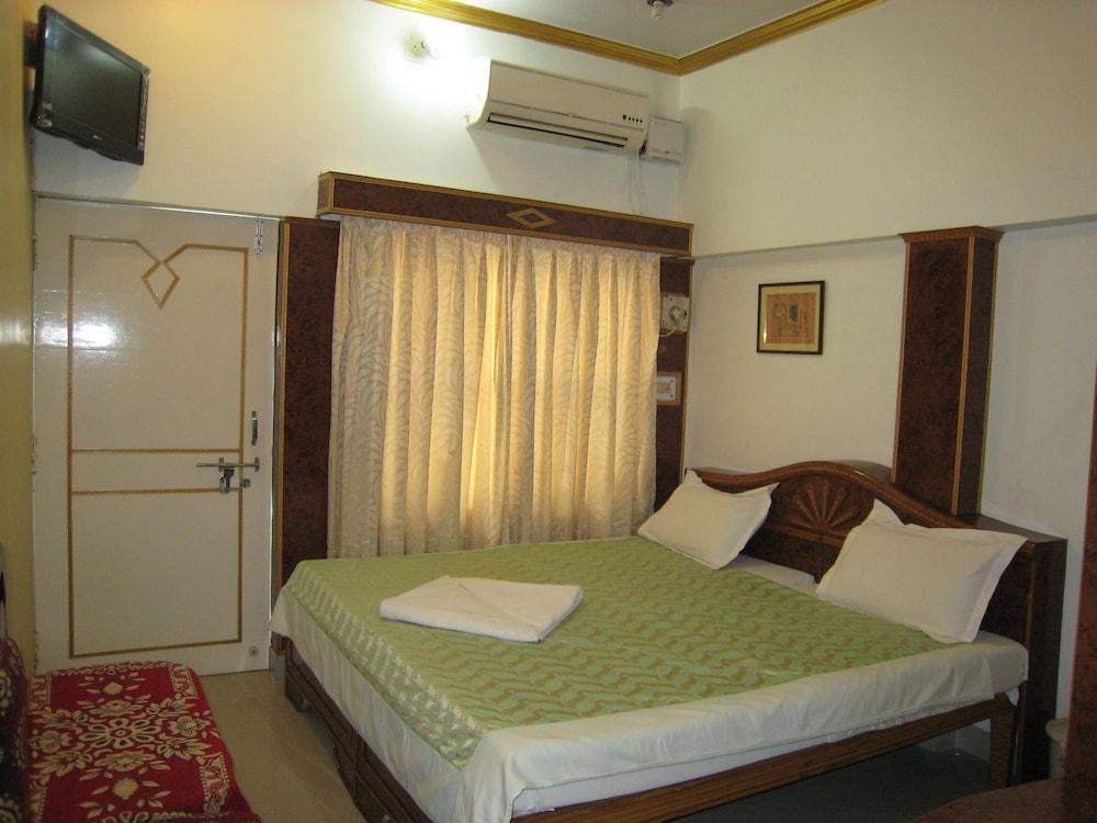 Kedareswar Bed and Breakfast