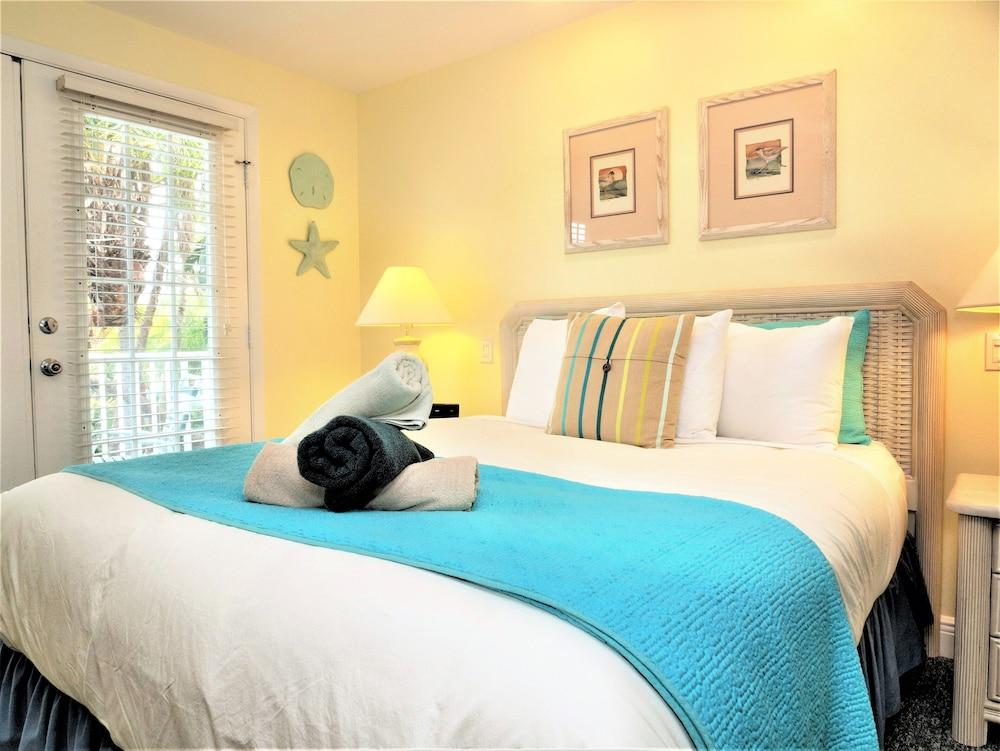 Siesta Palms By the Beach