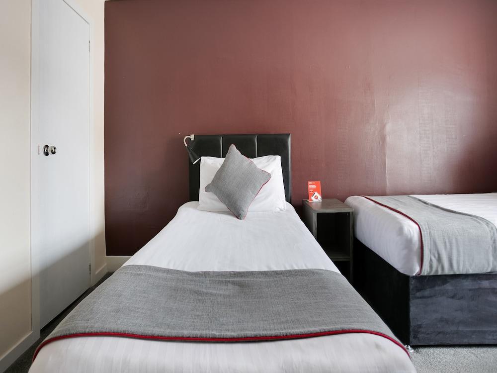 The Breadalbane Arms Hotel (Room Only)