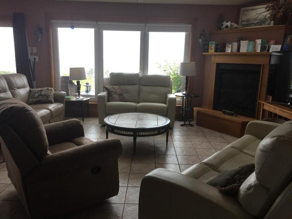 Amherst Cove Cottages