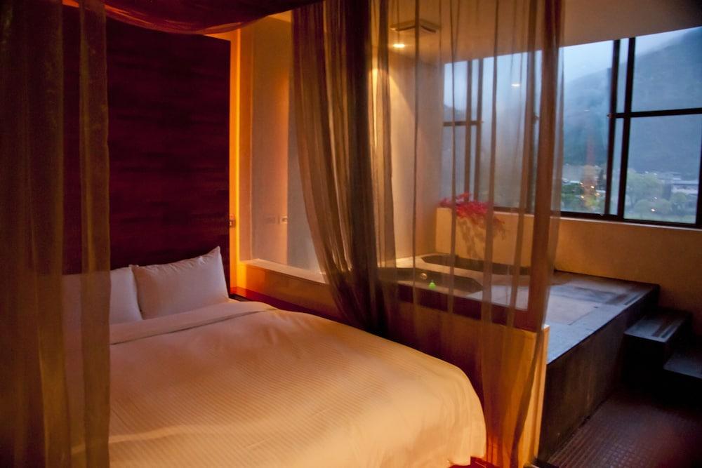 Hwayang Boutique Hot Spring Resort