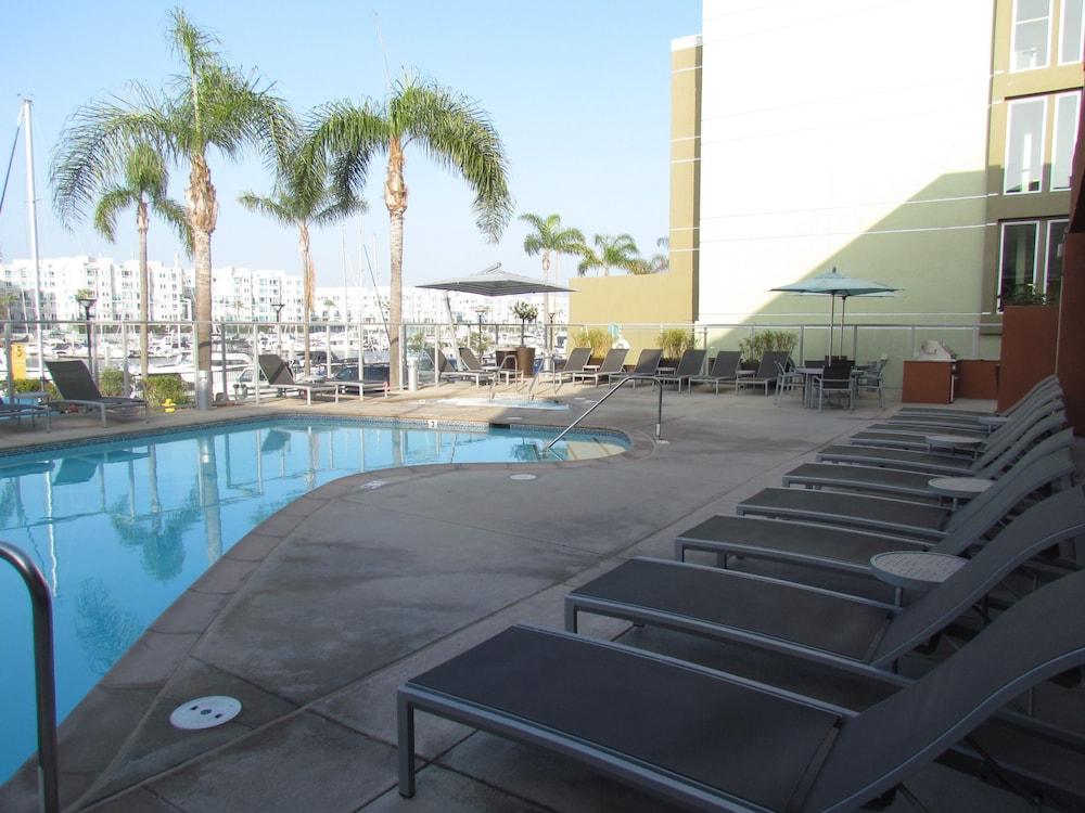 Apartment with Full Amenities - Miracle Mile