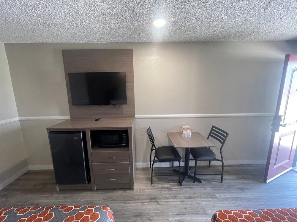 SimpleStay Suites - San Bernardino