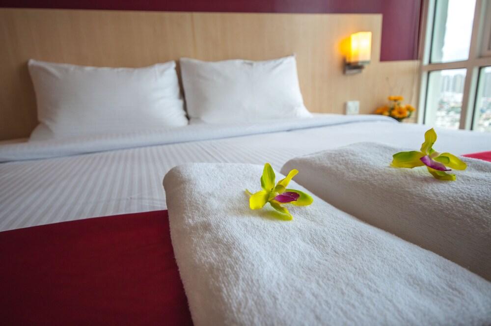 Implace Impact at Msociety Condo