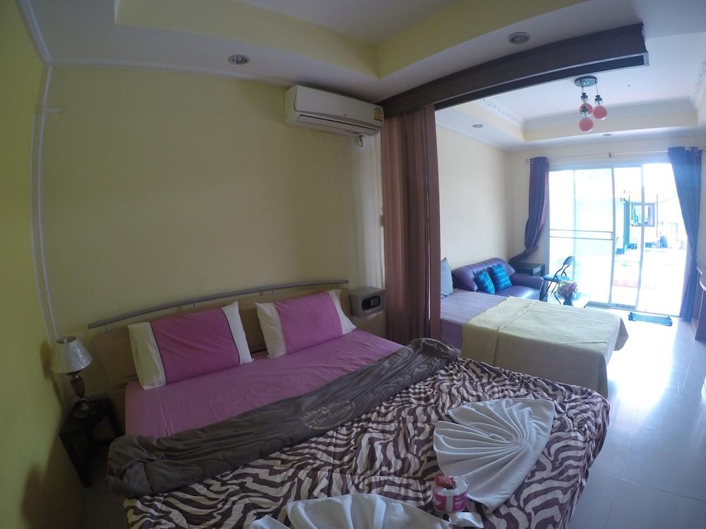 BB House Beach Residences