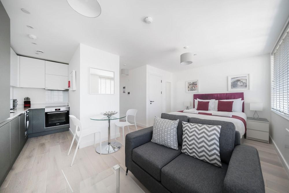 Roomspace Apartments -Caroline Street