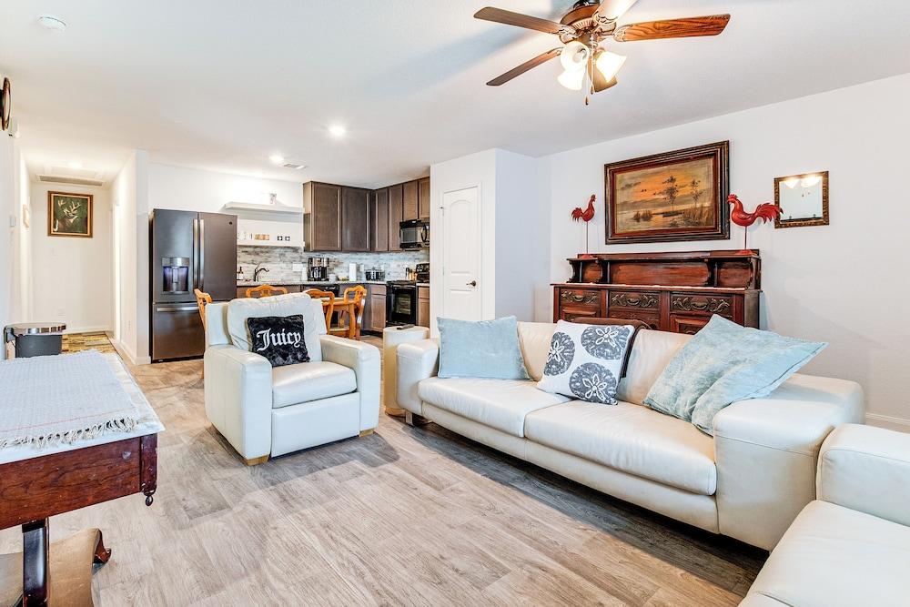 Lake Conroe Home w/ Yard: Half-mi to Boating!