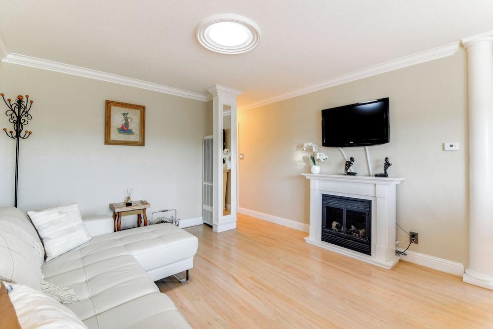 Easy SF Bay Access: Updated San Pablo Duplex