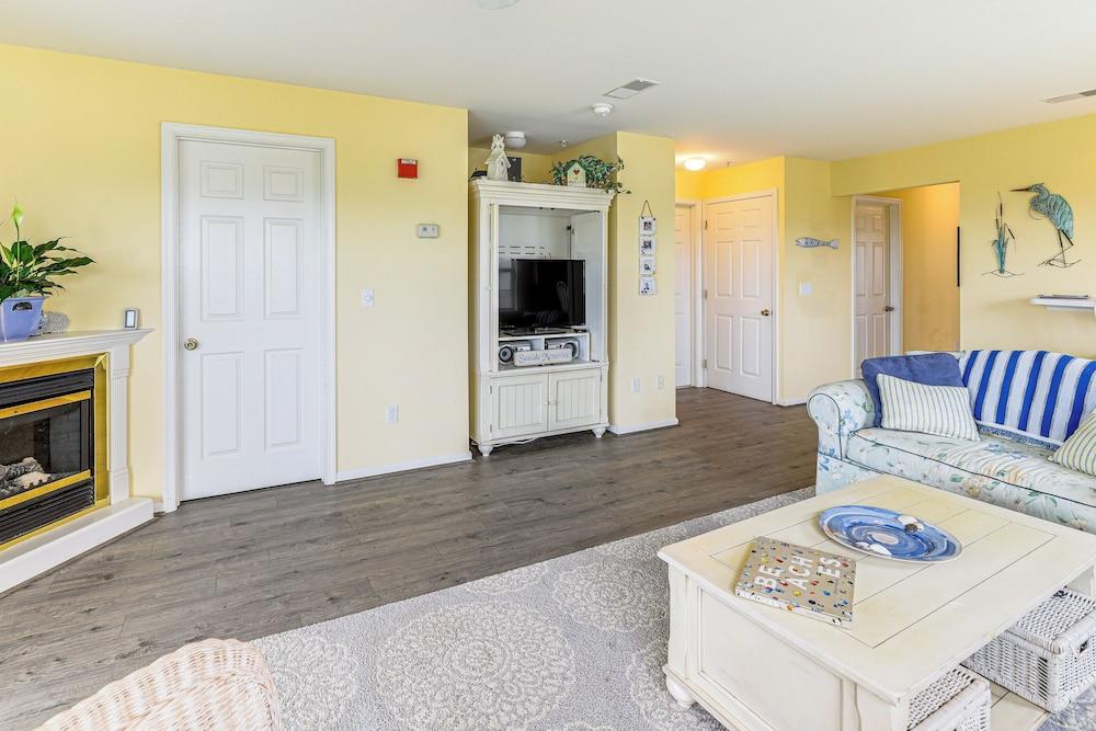 Swim, Boat & Explore: Marsh-front Gem in Delaware!