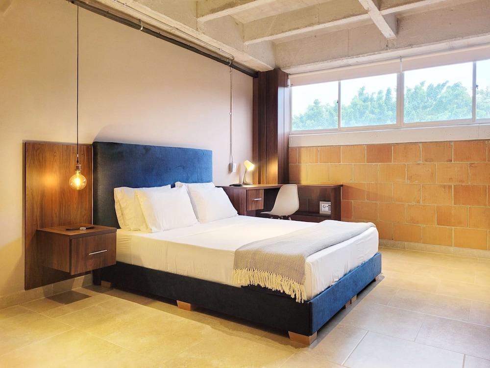 w Astonishing 3BR in Laureles