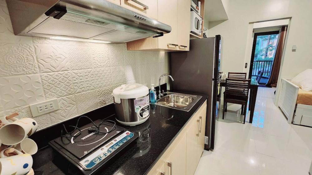 Unit 305 New Brenthill Condo With Balcony Near SM BGO