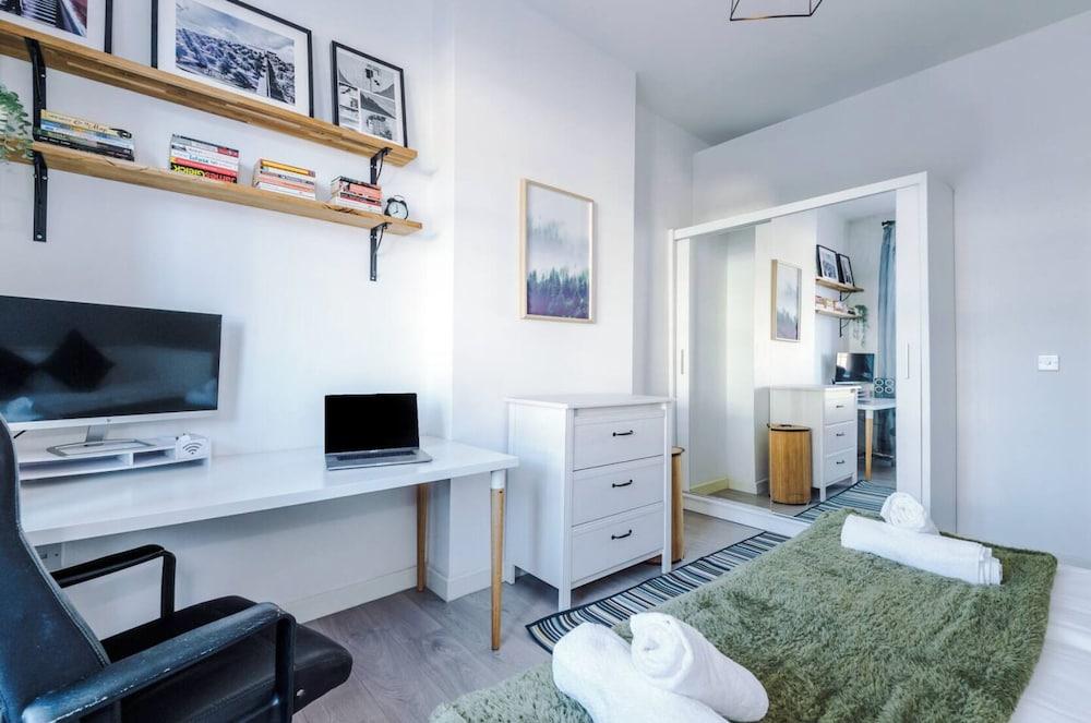 F4 113 Great Hampton Street