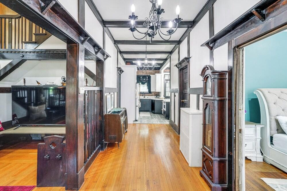 Walk to Nott Memorial: Studious Retreat Near Eats