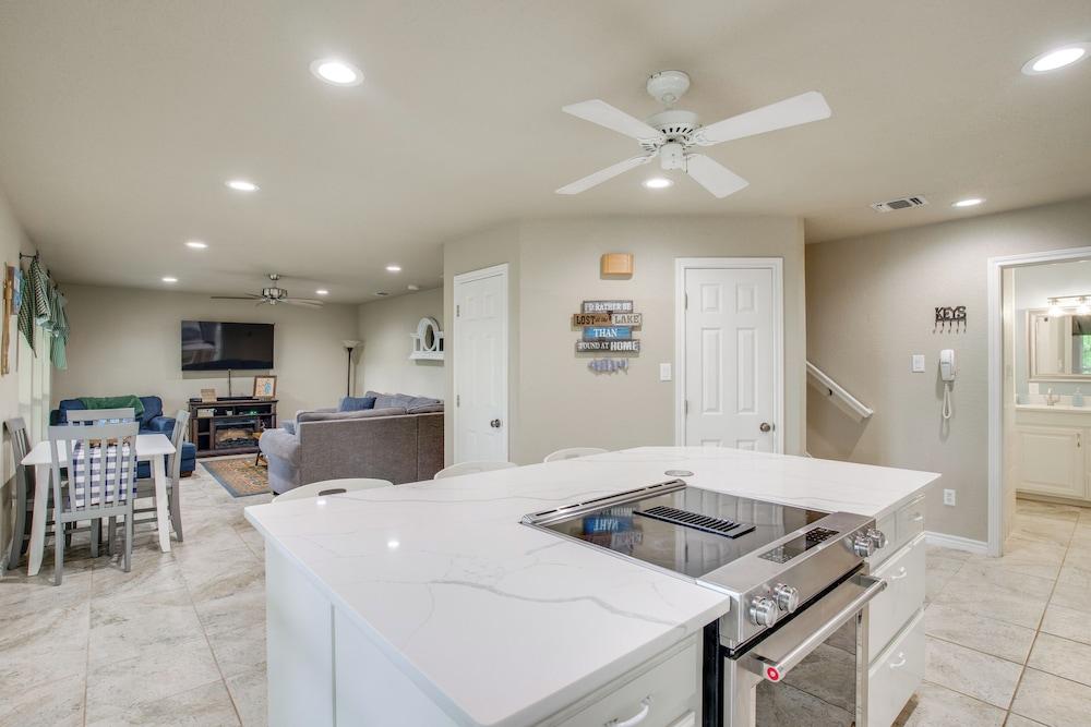 Waterfront Lake Bridgeport Home w/ Private Dock