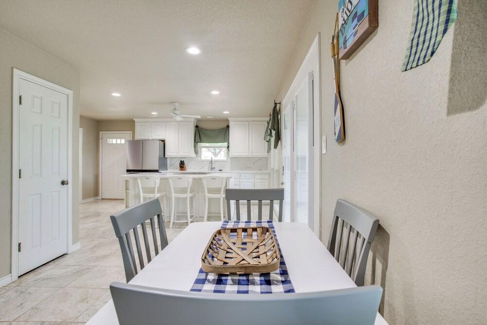 Waterfront Lake Bridgeport Home w/ Private Dock