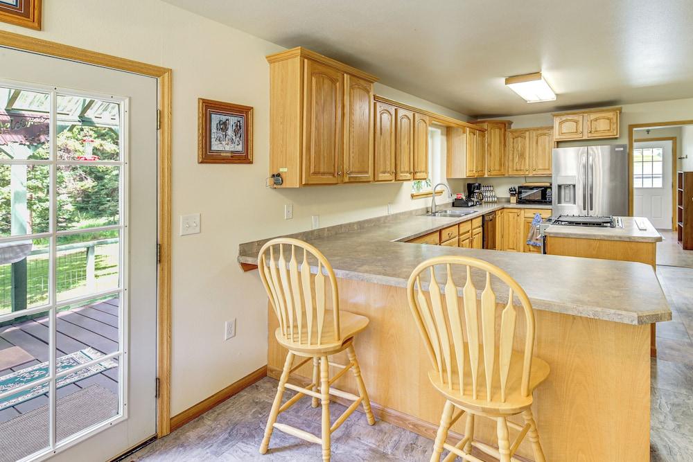 Private Hot Tub: 'enchanted Hideaway' in Lincoln!