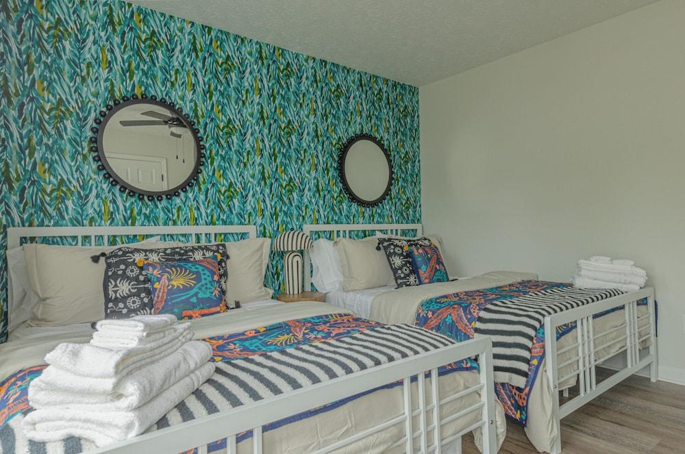 6-Bed Artistic Home with Game room